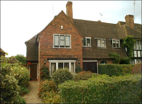 01 Blandford Close